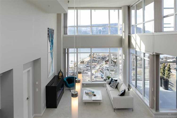 1075 Sunset Drive #PH1 Kelowna, BC V1Y9Y9