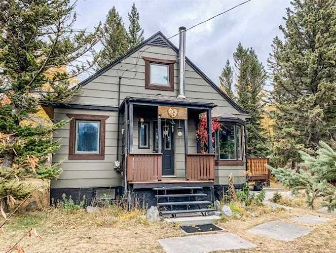 4 Mt Kidd Crescent Exshaw, AB T0L 2C0