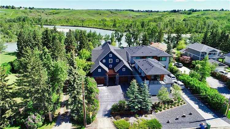 6628 Bow Crescent NW Calgary, AB T3B 2B9