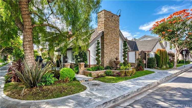 621 Acacia Corona Del Mar, CA 92625