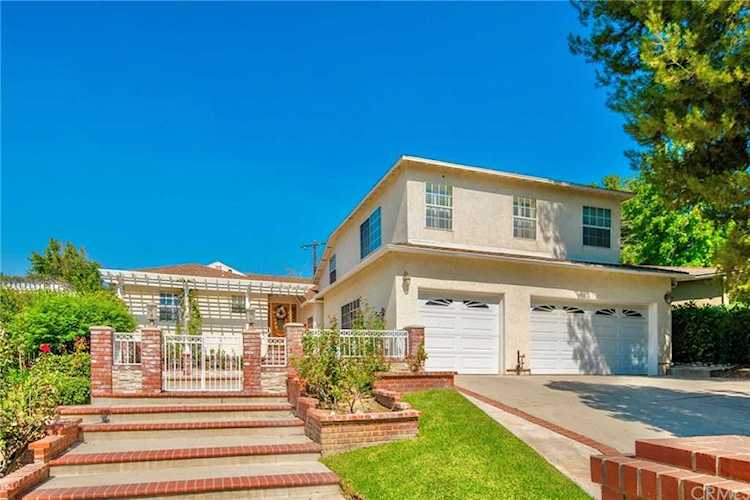 5039 Westslope Lane La Canada Flintridge, CA 91011