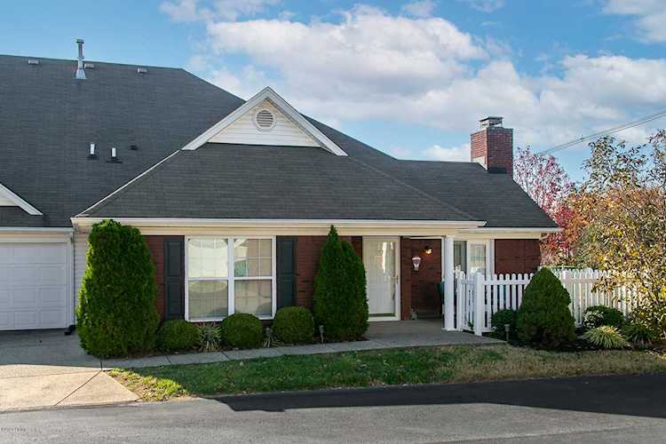 7800 Foxlair Way Louisville, KY 40220