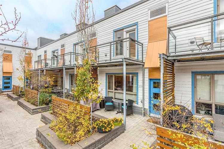 116 7A #208 Calgary, AB T2E 0C4