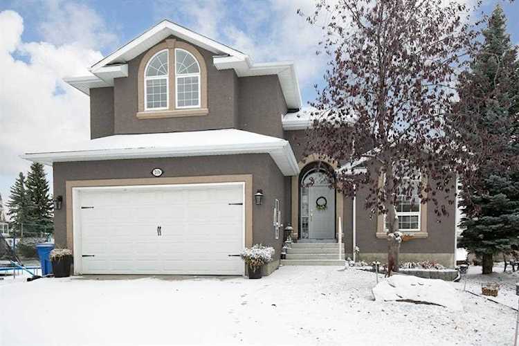 206 Lakeside Greens Place Chestermere, AB T1X 1C4