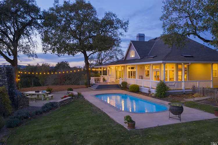 150 Old Vine Lane Windsor, CA 95492
