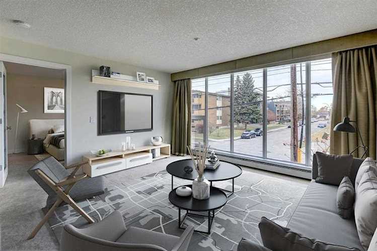 603 7 Ave NE #206 Calgary, AB T2E 0N4