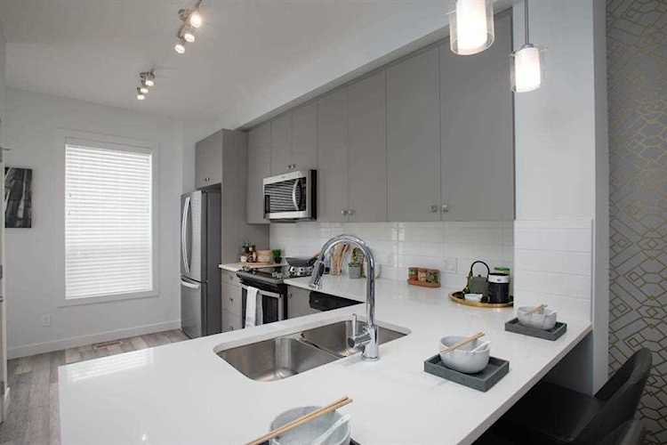 15 Evanscrest Park NW #706 Calgary, AB T3R 1V5