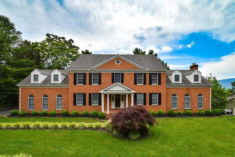 5343 Silver Fox Roanoke, VA 24018