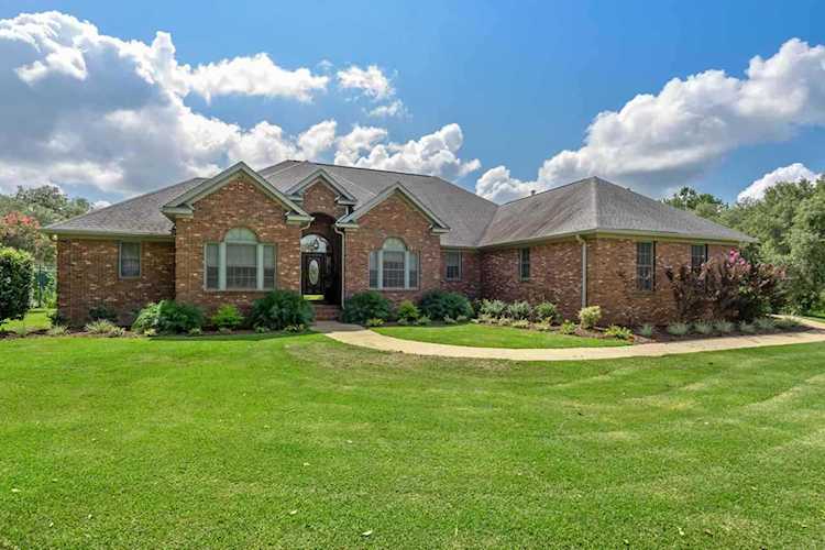 9803 Woodland Hills Rd Tallahassee, FL 32309