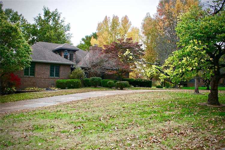 8 Sandpiper Dr Shiloh, IL 62221