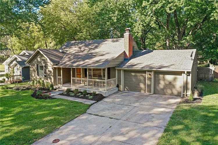 5338 Outlook St Mission, KS 66202