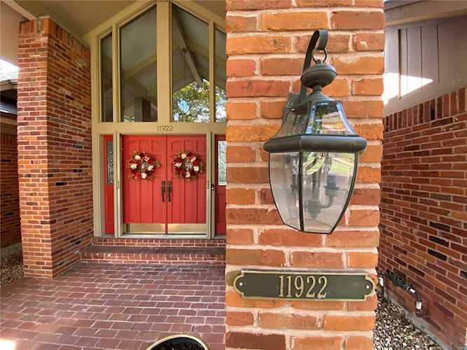 11922 Sackston Ridge Dr St Louis, MO 63141