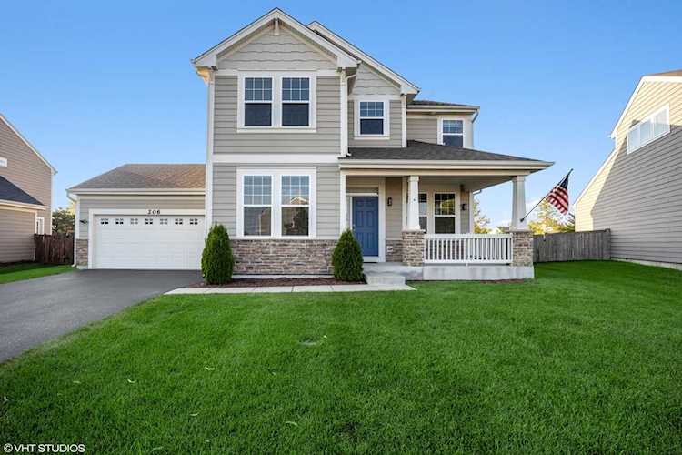 206 Prescott Ave Elgin, IL 60124