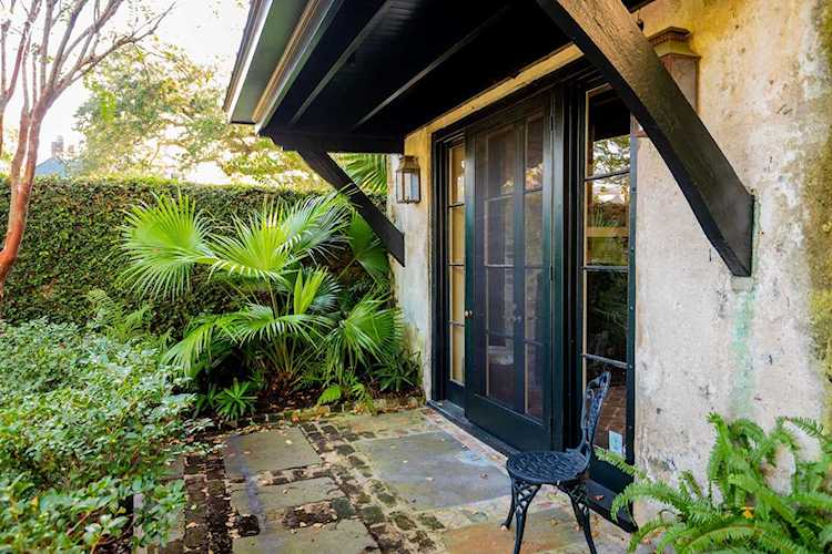 54 Tradd St Charleston, SC 29401