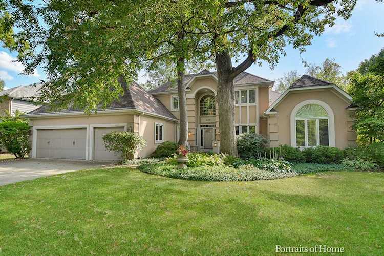674 E Gartner Rd Naperville, IL 60540