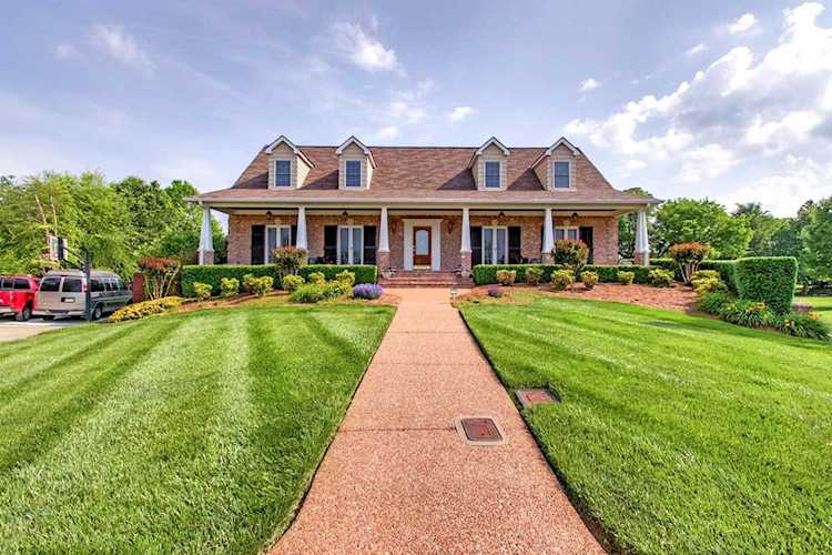3435 Meadowcrest Dr Murfreesboro, TN 37129