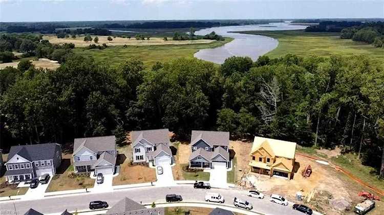 127 Farrand Dr Suffolk, VA 23434