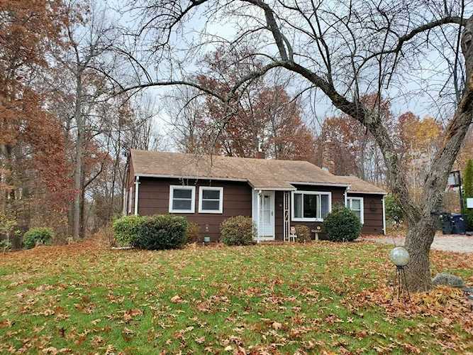 33 Somerset Ln Holden, MA 01520