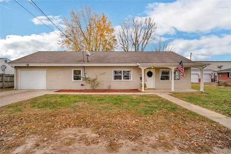 1335 Clore Dr Martinsville, IN 46151