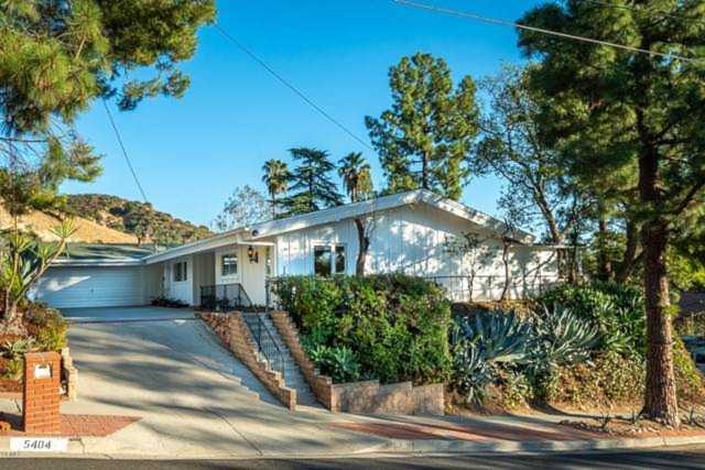 5404 Rock Castle Dr. Drive La Canada Flintridge, CA 91011