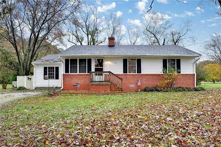 126 Skimino Rd Williamsburg, VA 23188