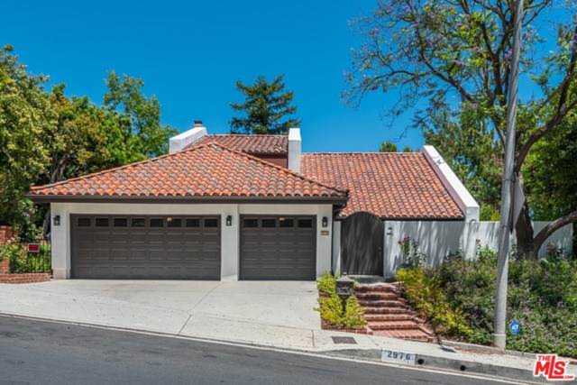 2976 Nicada Drive Los Angeles, CA 90077
