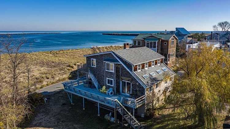 9 77th St Newburyport, MA 01950