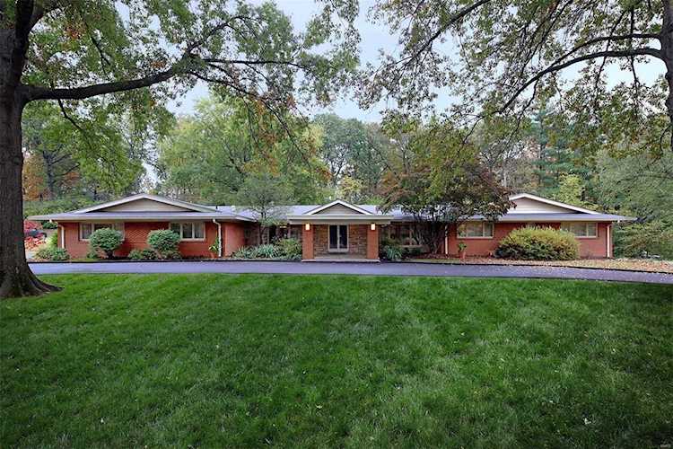 76 Ladue Estates St Louis, MO 63141