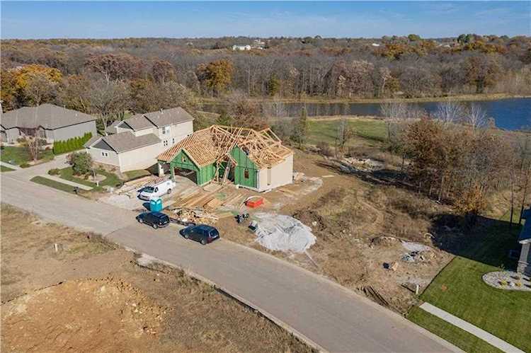 908 Old Hickory Rd Greenwood, MO 64034
