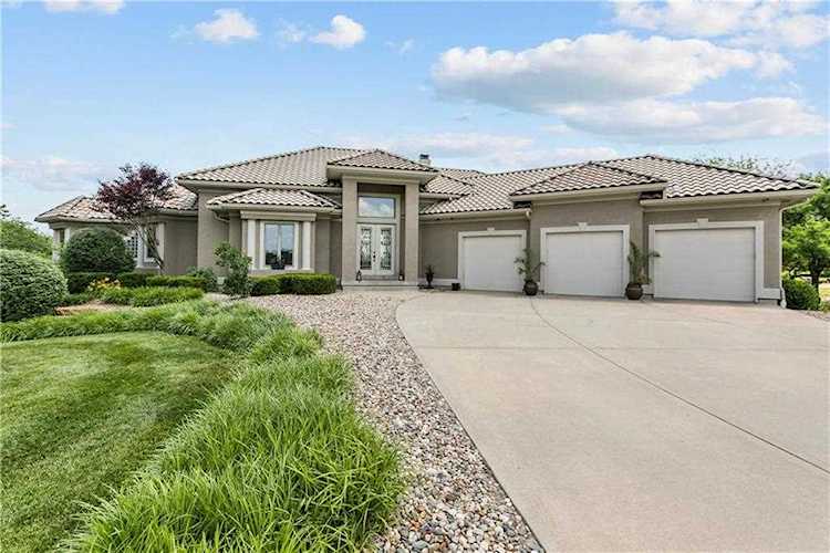 14219 Kennedy Rd Greenwood, MO 64034