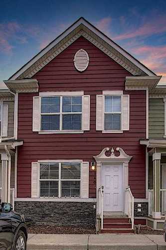 140 Cascades Pass Chestermere, AB T1X 0K8