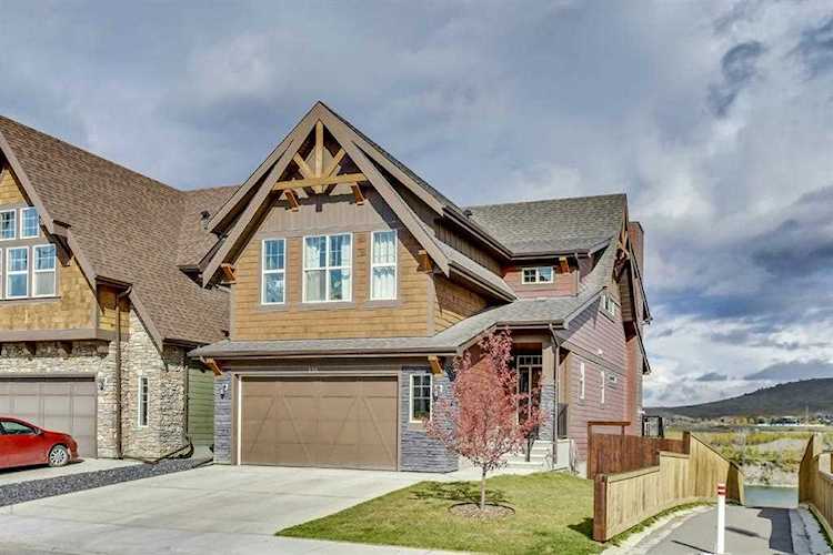 110 Riviera View Cochrane, AB T4C 0Y7