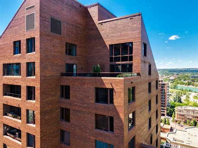 500 Eau Claire Ave SW #1900D Calgary, AB T2P 3R8