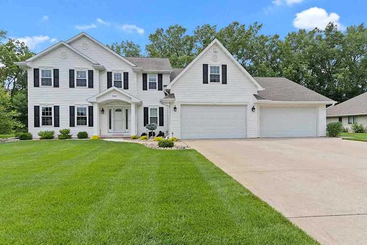 3141 Harbor Winds Dr Suamico, WI 54173