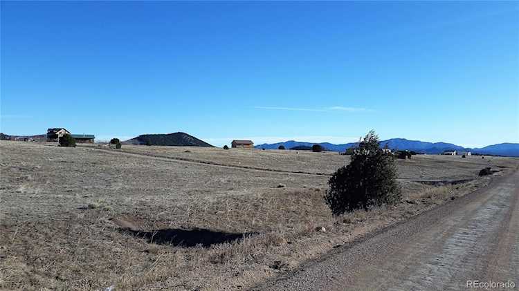 1863 16th Trl Penrose, CO 81223