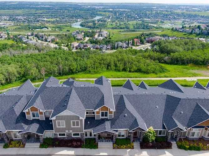 30 Cougar Ridge Landing SW Calgary, AB T3H 0X8