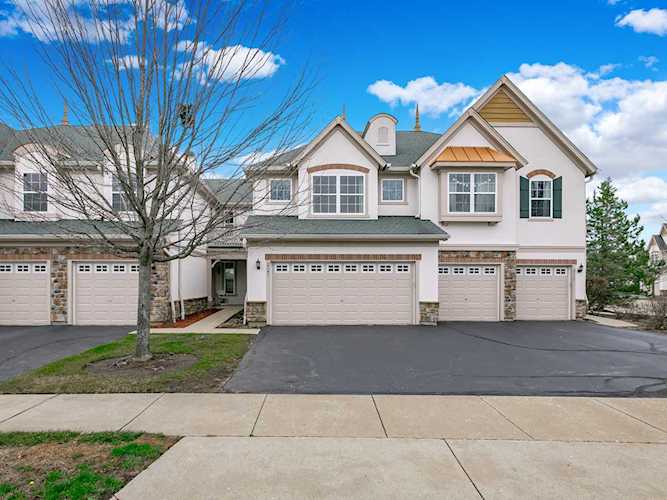 2141 Shadow Creek Ct Vernon Hills, IL 60061