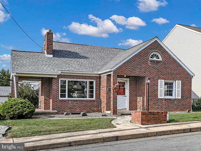 228 Grant St Ephrata, PA 17522