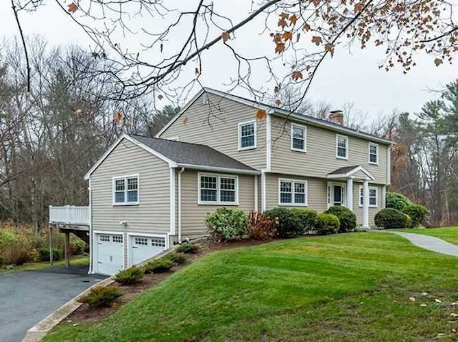 59 Wild Rose Dr Andover, MA 01810