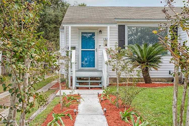 1383 Pinegrove Ct Jacksonville, FL 32205