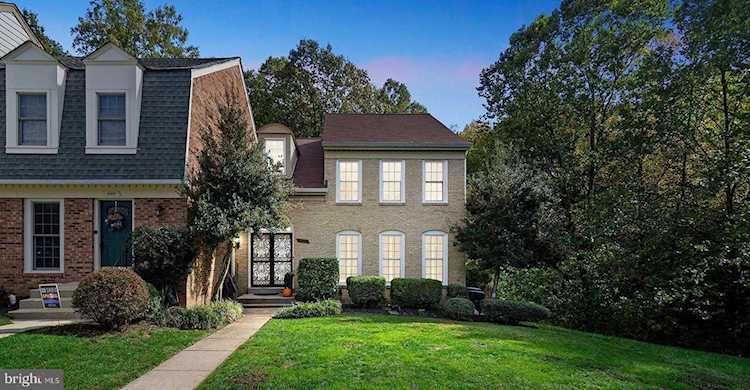 9800 Burke Pond Ln Burke, VA 22015