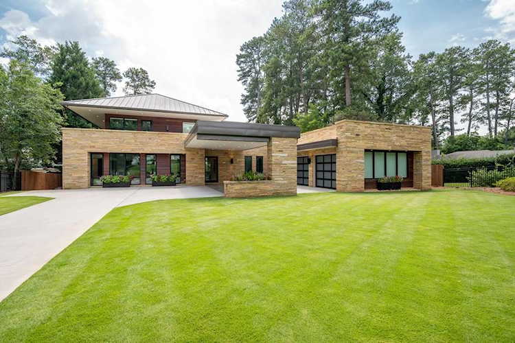 440 Cochran Dr NW Atlanta, GA 30327 | MLS 6808712 Photo 1