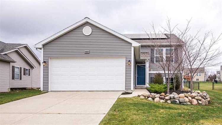 3513 Amber Oaks Dr Howell, MI 48855