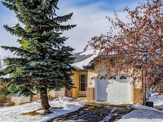 19 Edenwold Green NW Calgary, AB T3A 5B8