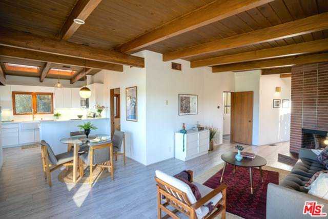 2512 Silver Ridge Avenue Los Angeles, CA 90039