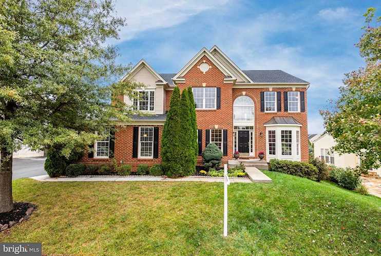 22240 Fairlawn Dr Ashburn, VA 20148