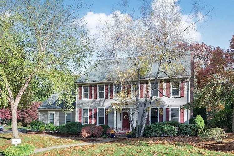 2 Hastings Rd Winchester, MA 01890