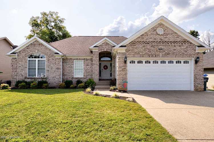 8906 Wooden Horse Dr Louisville, KY 40229 | MLS 1568990 Photo 1