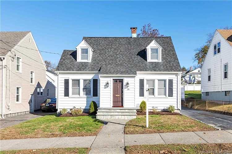 25 Ashley Street Bridgeport, CT 06610