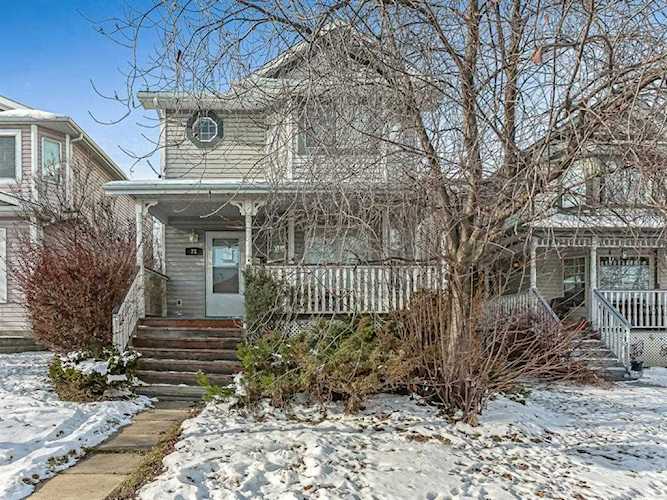 73 Hidden Spring Green NW Calgary, AB T3A 5N2